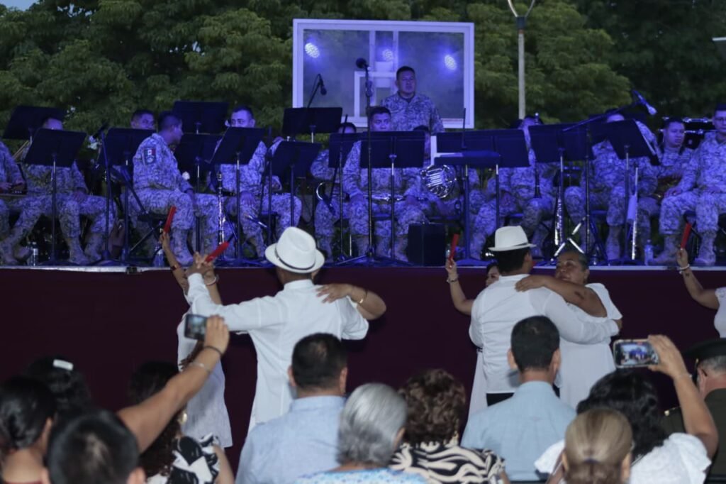 La VII Región Militar realizó un gran concierto en el Parque de Convivencia Infantil en
