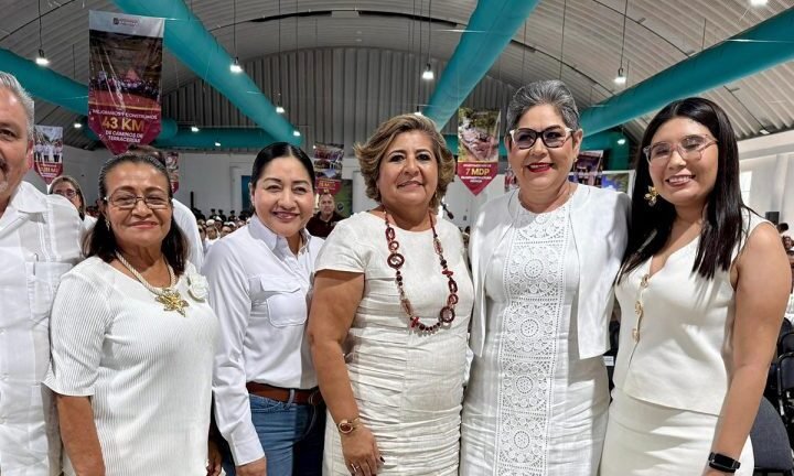 Presidenta Honoraria del DIF Municipal asiste al primer informe de presidentas de Balancán y Jonuta