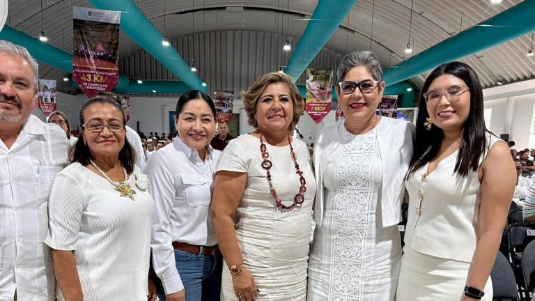 Presidenta Honoraria del DIF Municipal asiste al primer informe de presidentas de Balancán y Jonuta