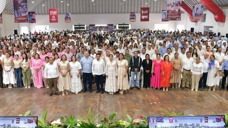 Gobierno de Centla asiste al primer informe de gaspar trinidad díaz falcón, presidente municipal