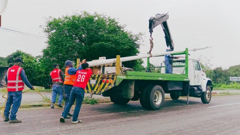 Remodelación del alumbrado público en la calle Ejido de la cabecera municipal de Centla