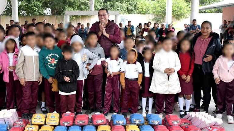 Saúl Armando Rodríguez visita la escuela Gral. Ignacio Allende para iniciar la construcción de