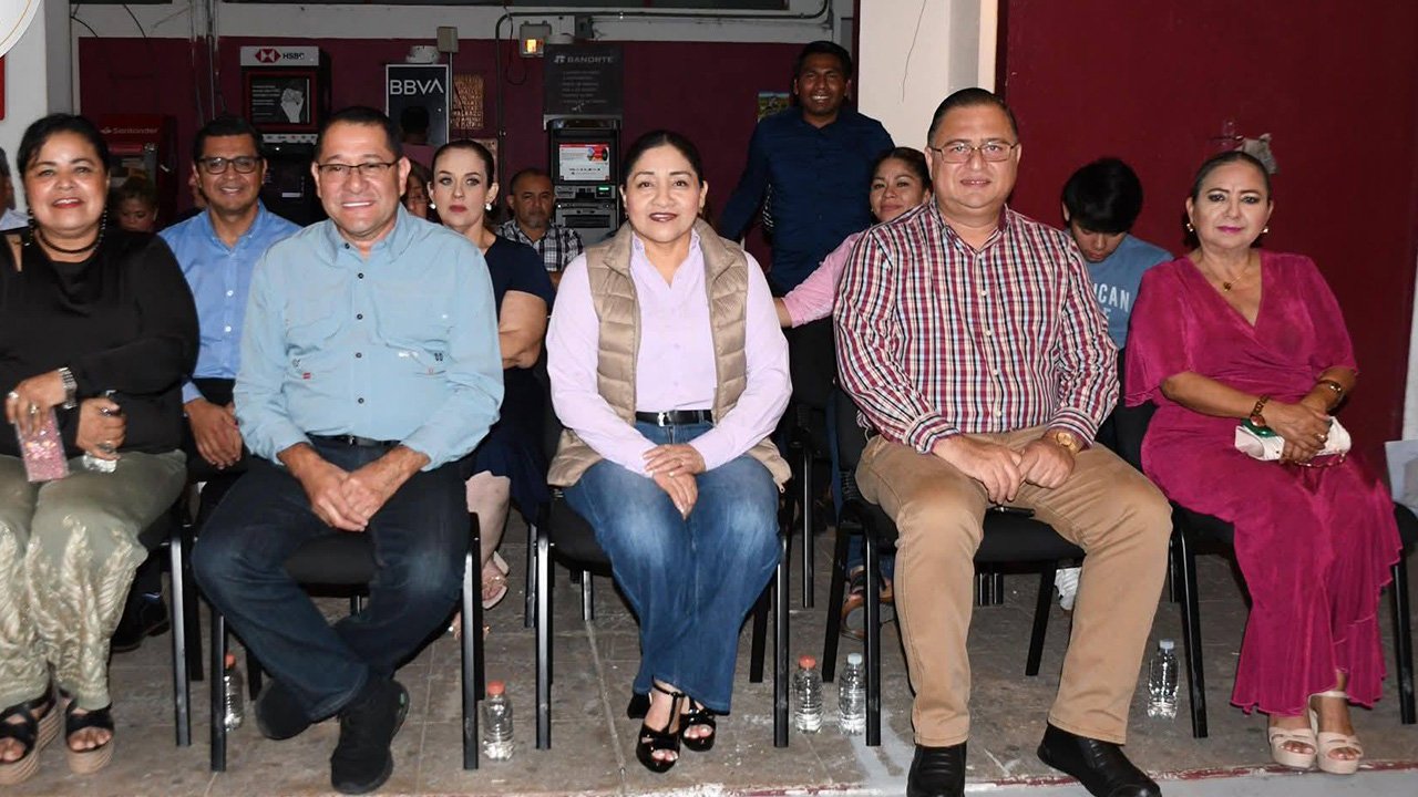 Saúl Armando Rodríguez Rodríguez en el paseo y quema del Mal Humor durante el Carnaval