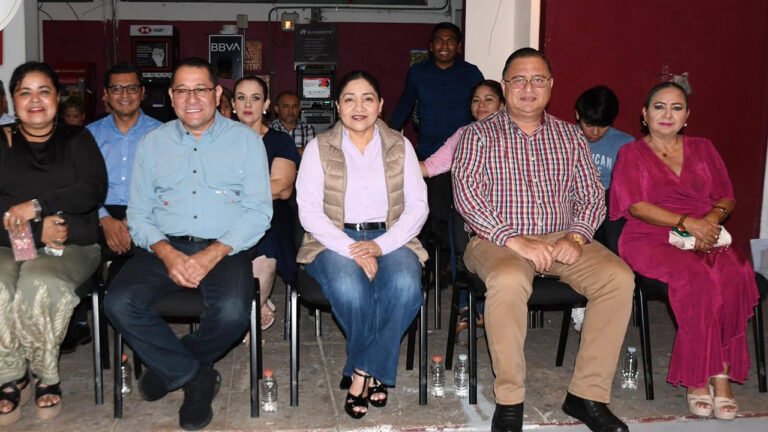 Gobierno de Centla en amistoso de béisbol entre Tigrillos Veteranos y Petroleros de Paraíso