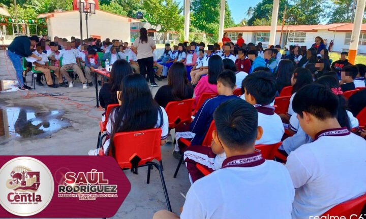 Dirección de Seguridad ofrece charla sobre acoso y hostigamiento laboral al personal docente del
