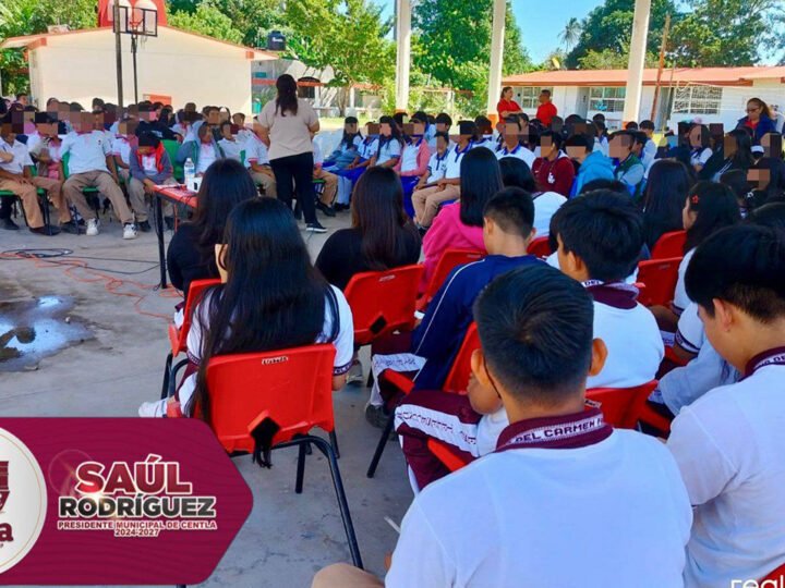 Difusión de plática sobre prevención del embarazo y buen trato en escuelas de Centla