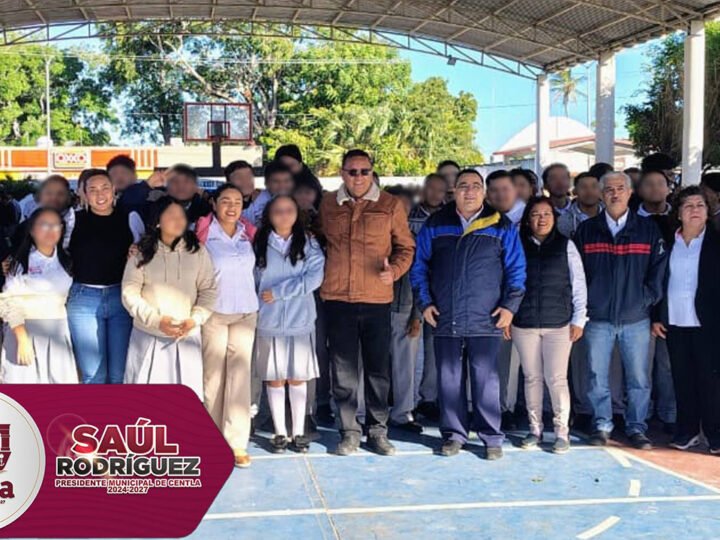 Gobierno municipal en la inauguración del ciclo escolar 2025