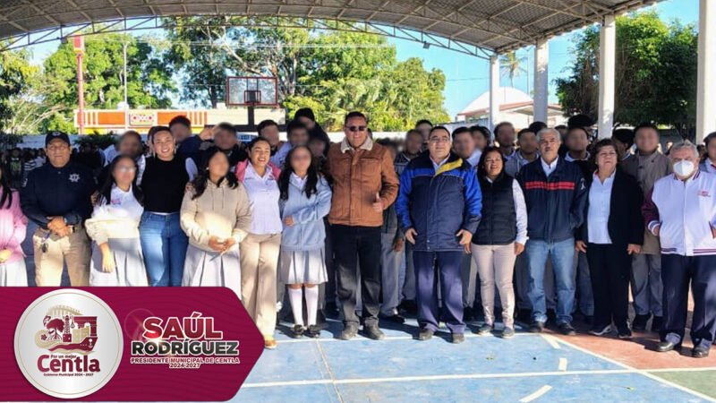 Gobierno municipal en la inauguración del ciclo escolar 2025