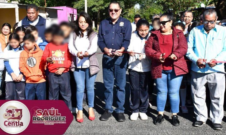 Saúl Armando Rodríguez Rodríguez inaugura tres calles en el ejido La Estrella, Centla
