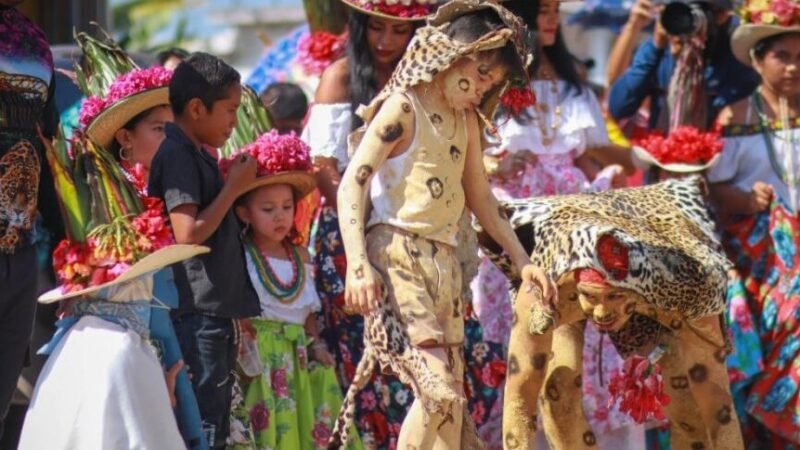 Niños y niñas refuerzan la identidad cultural de Tenosique a través de la Danza del Pochó