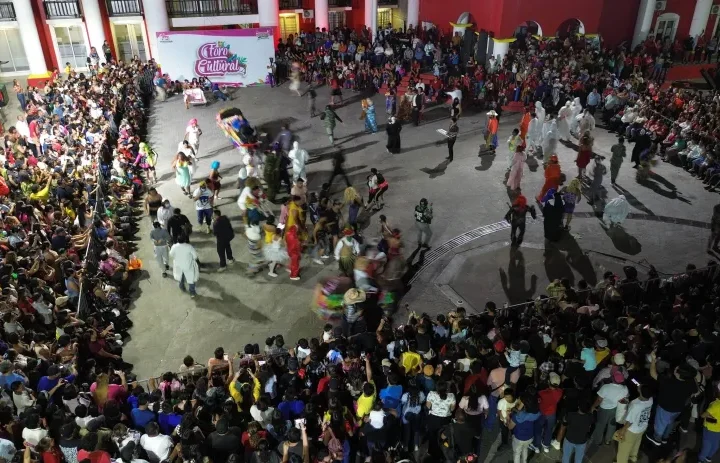 Tenosique festeja su identidad con un llamativo concurso de toro petate