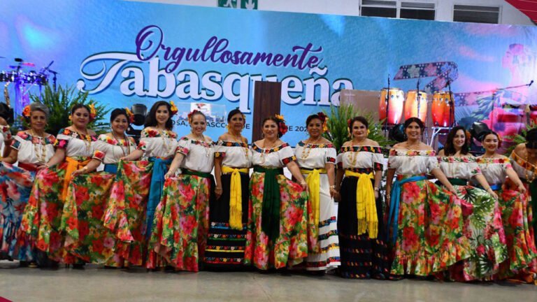 La presidenta honoraria del DIF de Centla asistió al evento Orgullosamente Tabasqueña en