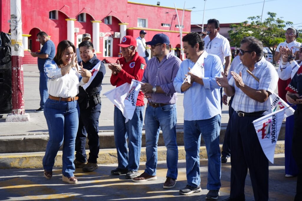 Programa de becas de transporte escolar para estudiantes de comunidades rurales en Tenosique, Tab.