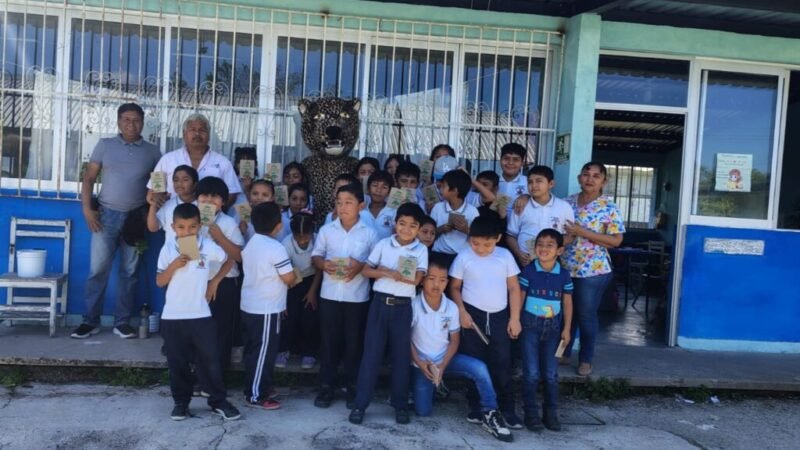 Niñez de Tenosique se involucra en educación ambiental y plantación de árboles